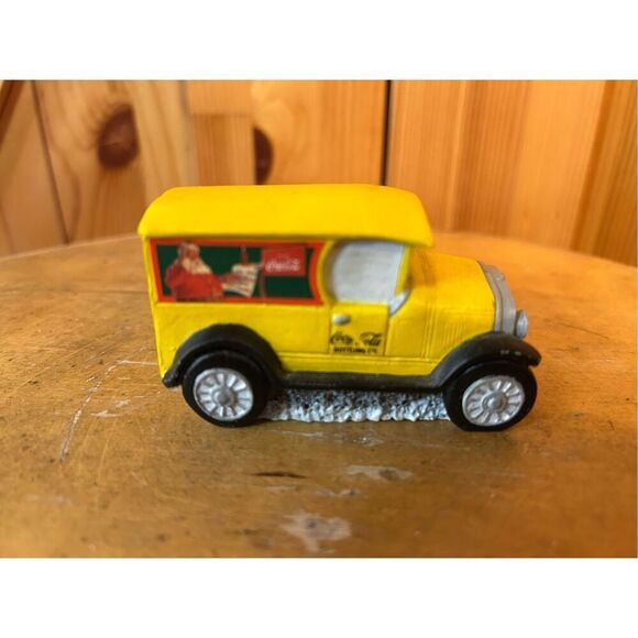 Vintage Coca Cola Soda Pop Town Square 1992 (8629) - Picture 1 of 6